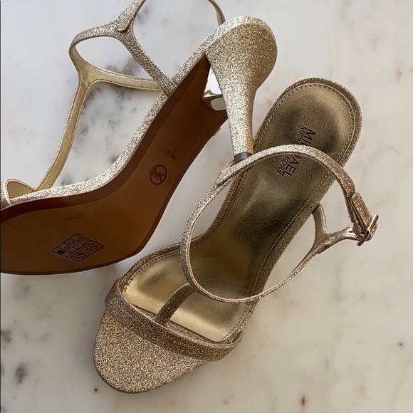 New MICHAEL KORS Arden Gold T-strap Stiletto Sandals shoes - Picture 15 of 15